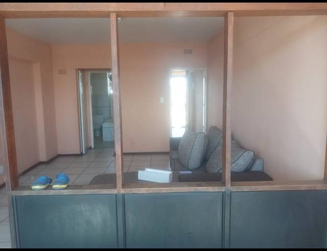 1 BEDROOM APARTMENT FOR SALE IN HILLBROW